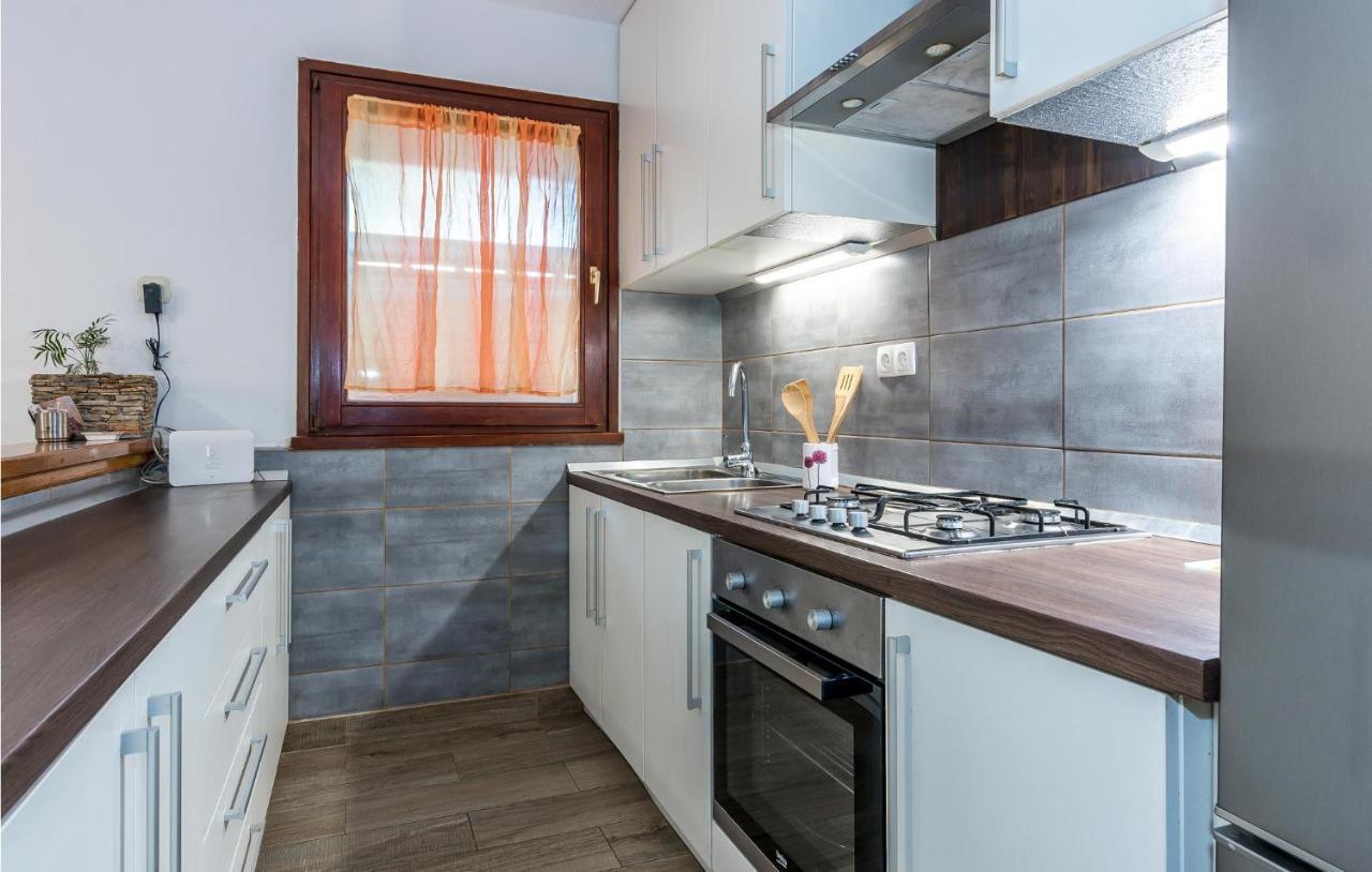 Nice Home In Jezera With Wifi Extérieur photo