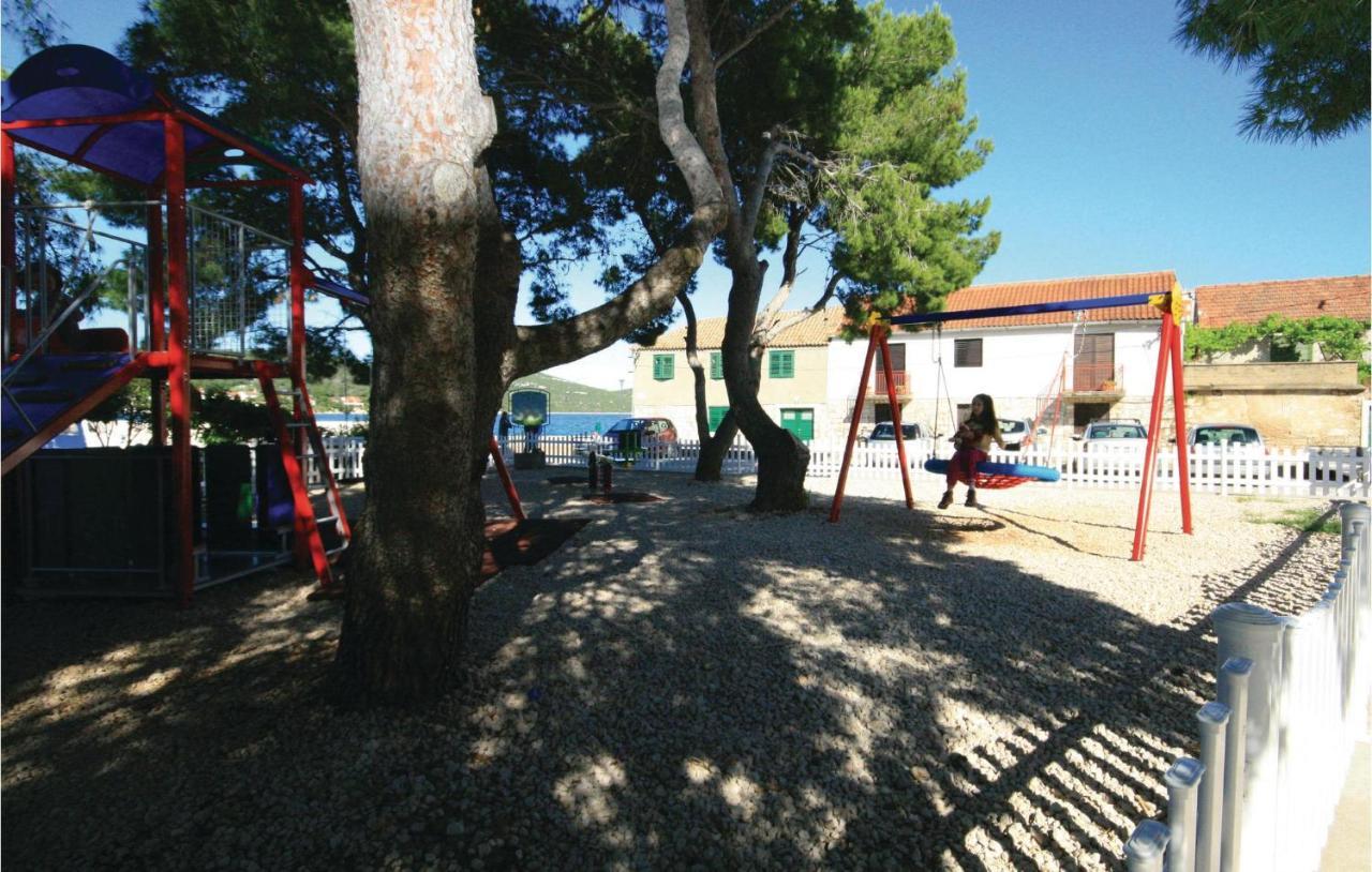Nice Home In Jezera With Wifi Extérieur photo