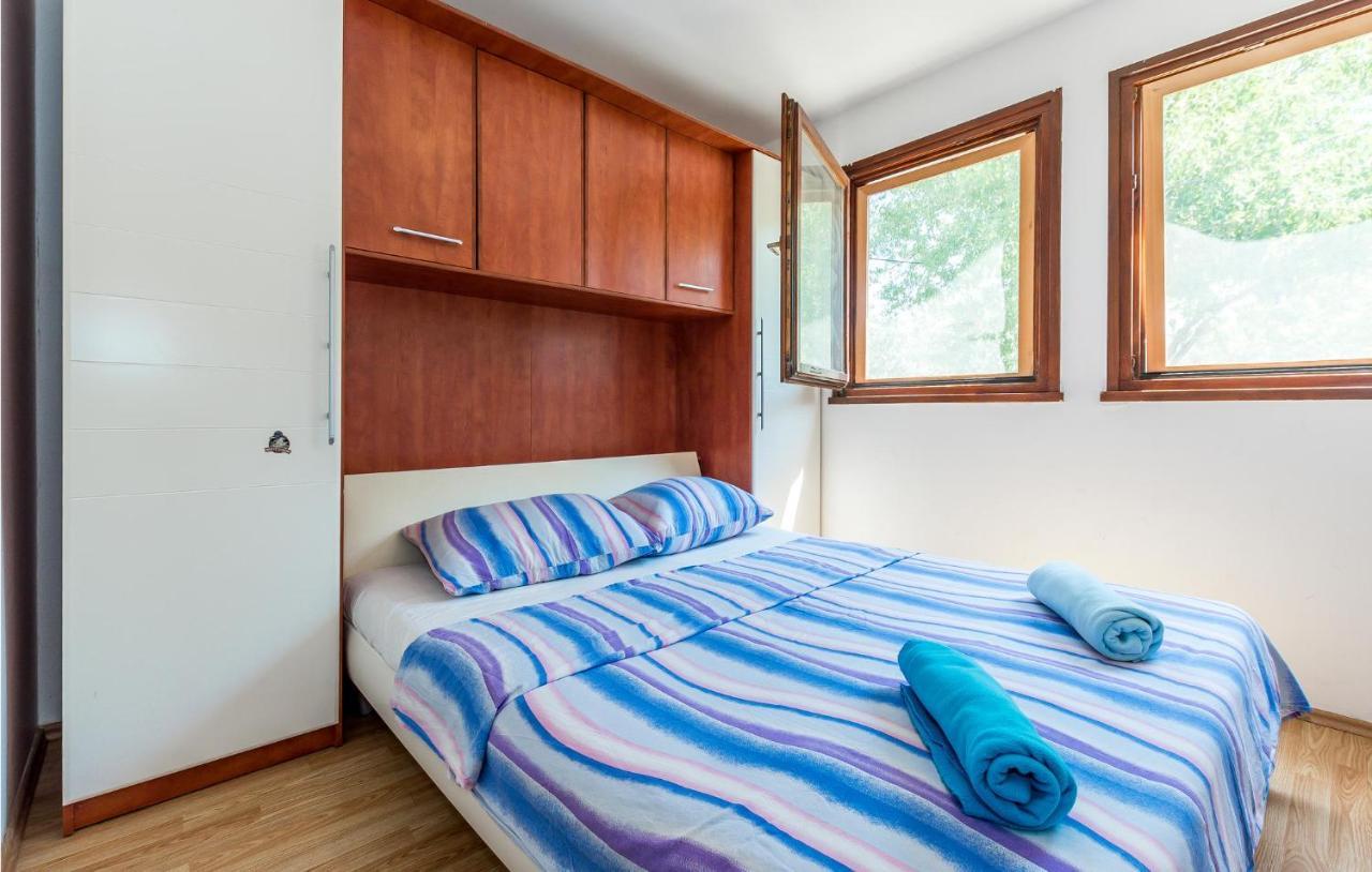 Nice Home In Jezera With Wifi Extérieur photo