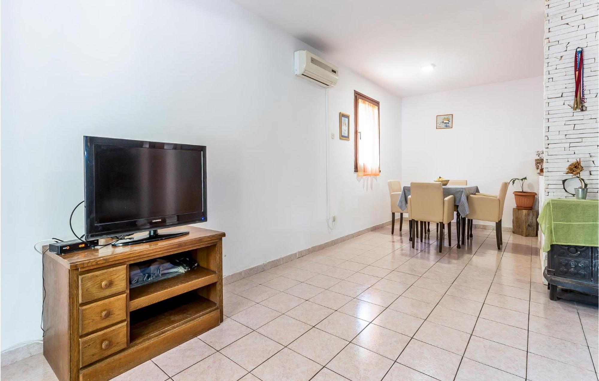 Nice Home In Jezera With Wifi Extérieur photo